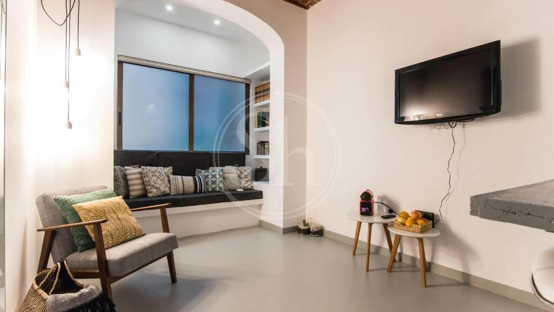 Acogedor Apartamento En El Eixample contacts